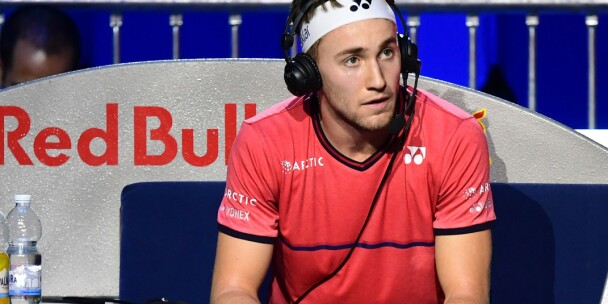 Norway's Casper Ruud communicates with his coach via headset on November 7, 2019 during his group stage match against Australia's Alex De Minaur as part of the Next Generation ATP Finals at the Allianz Cloud Court in Milan. (Photo by Miguel MEDINA / AFP)